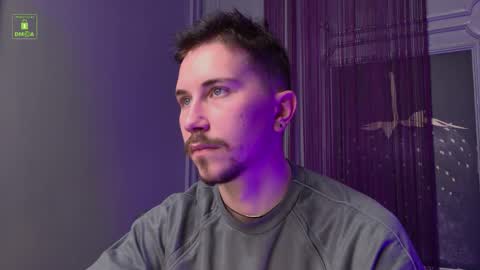 Snapshot of iskellaevans chatting on 11-17-25, 08:14 Iskella online show from 11-17-25, 08:14