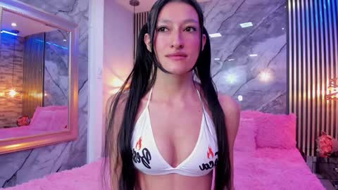 Snapshot of isla_jhons chatting on 02-01-25, 01:30 Isla online show from 02-01-25, 01:30