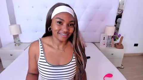 Vanessa online show from 11-14-25, 11:20