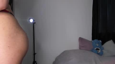 Snapshot of isnotforeveryone chatting on 02-07-25, 10:52 Julyane online show from 02-07-25, 10:52