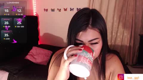 Snapshot of issa_gg chatting on 09-28-25, 05:13 isabella p online show from 09-28-25, 05:13