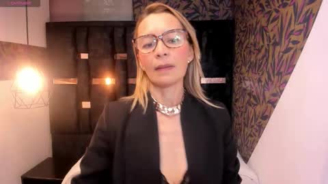 ISSA MILF online show from 12-20-25, 12:56