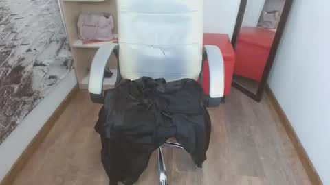 Snapshot of issa_nassar chatting on 03-08-25, 02:40 Issa online show from 03-08-25, 02:40