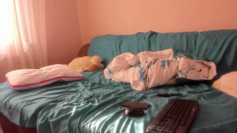 Snapshot of issabelle_69 chatting on 11-01-25, 06:37 Issabelle online show from 11-01-25, 06:37