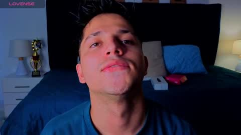 Issac online show from 04-10-26, 04:39