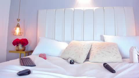 Snapshot of issacolins chatting on 12-26-24, 08:21 Issa online show from 12-26-24, 08:21