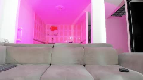 Isabella  online show from 01-11-26, 07:30