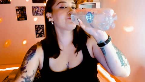 Yiz online show from 12-04-24, 02:42