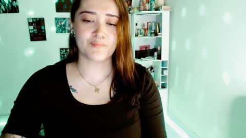 Yiz online show from 12-08-24, 04:57