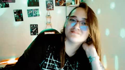 Yiz online show from 02-16-25, 10:32