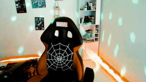 Yiz online show from 02-17-25, 04:09