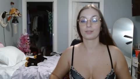 Bella Bloom online show from 01-04-25, 07:55