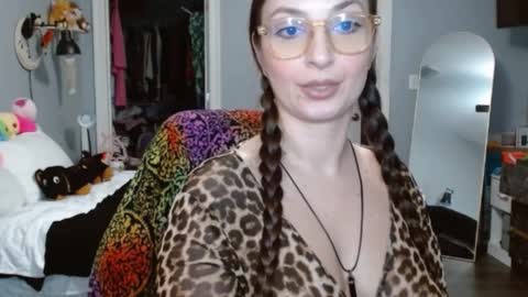Bella Bloom online show from 02-03-25, 01:41