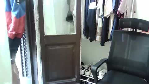 Snapshot of italianboybcn chatting on 10-31-25, 08:59 italianboybcn online show from 10-31-25, 08:59