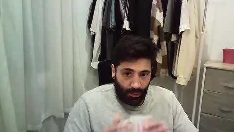 italianboybcn online show from 11-25-25, 06:46