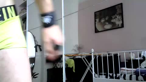 Snapshot of italianmonsterd chatting on 09-10-25, 10:04 italianmonsterD online show from 09-10-25, 10:04