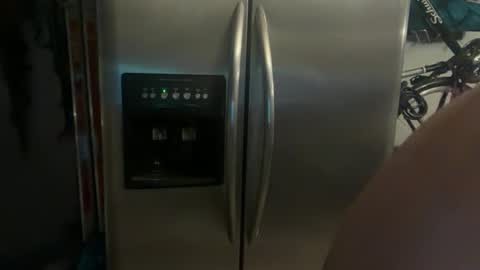 Snapshot of italiano9in chatting on 10-31-25, 01:45 Tony online show from 10-31-25, 01:45