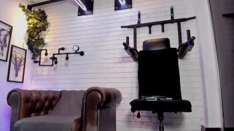 Italo Moore online show from 10-24-25, 11:17