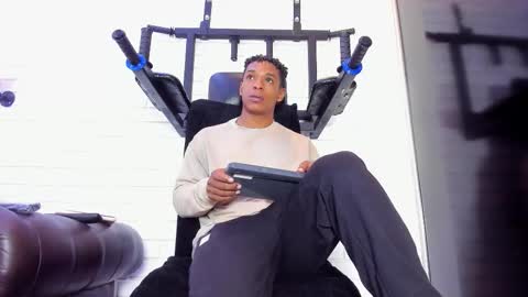 Italo Moore online show from 11-10-25, 11:53