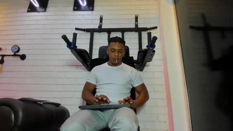 Italo Moore online show from 11-27-25, 11:23