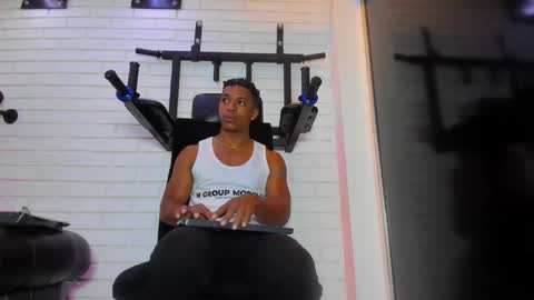 Italo Moore online show from 12-02-25, 11:48