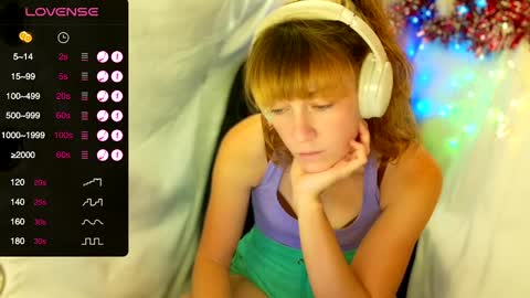 Snapshot of its_lily chatting on 12-29-24, 03:44 Lily online show from 12-29-24, 03:44