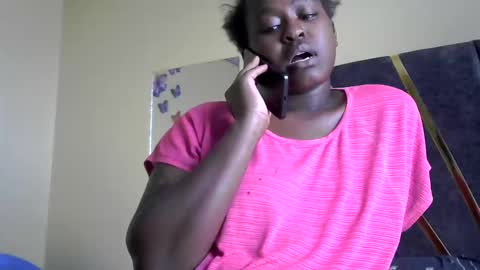 Snapshot of its_sweet chatting on 03-02-25, 02:21 BigAss horny online show from 03-02-25, 02:21