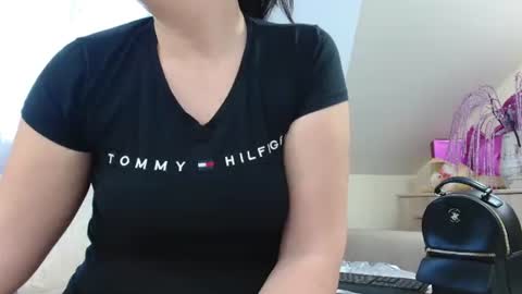 Busty mommy online show from 12-17-25, 08:53