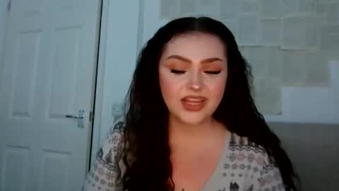 Snapshot of itslunahaze chatting on 01-09-26, 12:13 itslunahaze online show from 01-09-26, 12:13