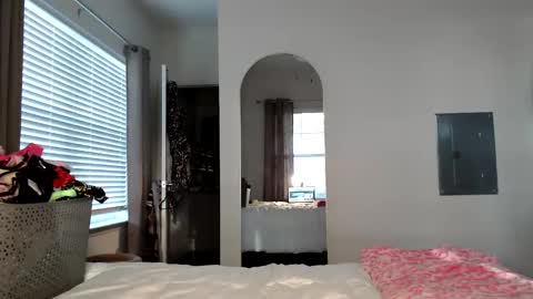 Alexis Rae online show from 10-16-25, 12:17