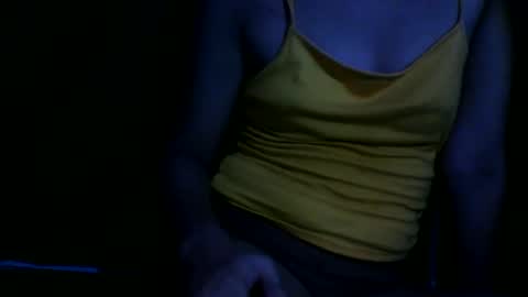 itsmeellyn22 online show from 04-06-26, 05:08