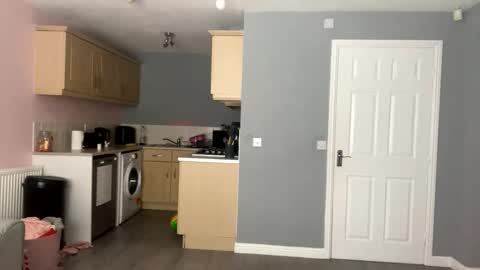 Lola online show from 09-19-25, 01:12