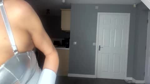 Lola online show from 10-14-25, 05:25