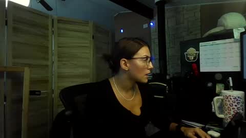 Snapshot of itsmesophie_x chatting on 09-10-25, 04:07 ItsMeSophie X online show from 09-10-25, 04:07