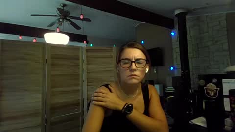 Snapshot of itsmesophie_x chatting on 10-06-25, 03:53 ItsMeSophie X online show from 10-06-25, 03:53