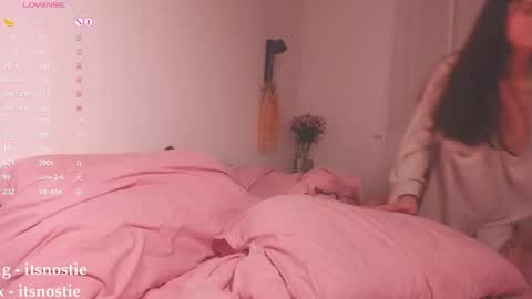 Snapshot of itsnostie chatting on 09-23-25, 05:38 Nata Nsti elvish online show from 09-23-25, 05:38