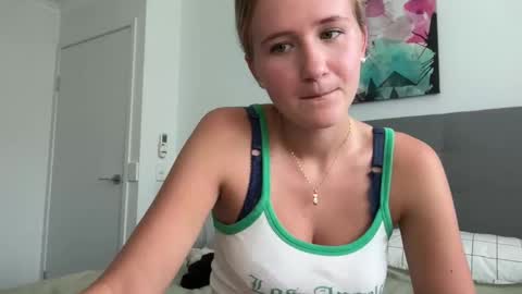 Snapshot of itsssosierra chatting on 12-04-24, 11:35 Sierra online show from 12-04-24, 11:35