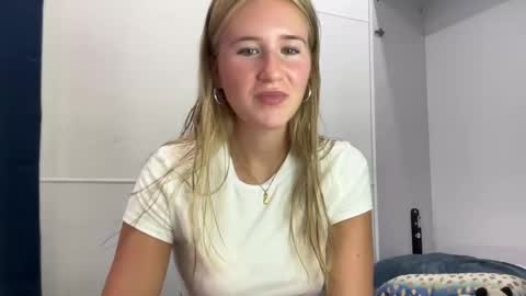 Snapshot of itsssosierra chatting on 01-25-25, 03:30 Sierra online show from 01-25-25, 03:30