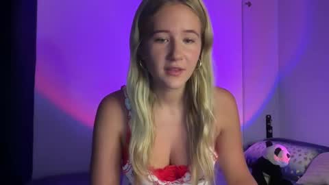 Snapshot of itsssosierra chatting on 02-26-25, 07:49 Sierra online show from 02-26-25, 07:49