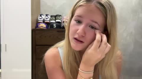 Snapshot of itsssosierra chatting on 10-21-25, 12:00 Sierra online show from 10-21-25, 12:00