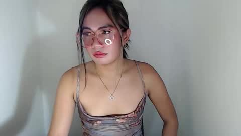 itsurgil_kloeh online show from 11-25-25, 04:51