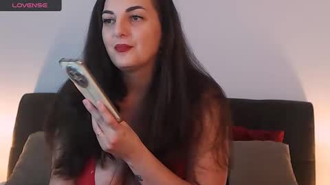 Snapshot of itsyourlady chatting on 12-06-24, 11:11 Melissa Khaan online show from 12-06-24, 11:11