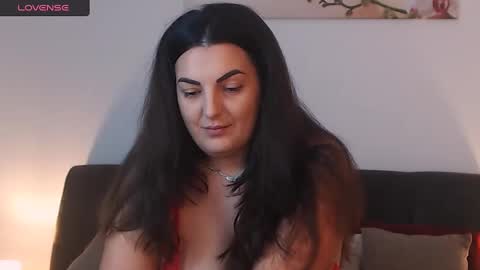 Snapshot of itsyourlady chatting on 12-11-24, 08:26 Melissa Khaan online show from 12-11-24, 08:26