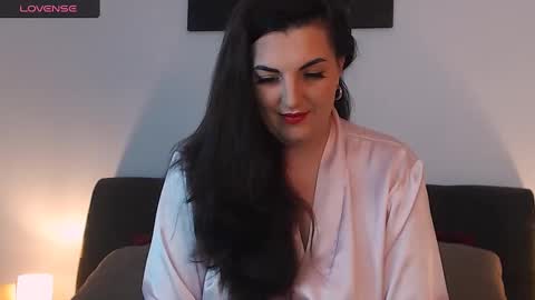 Snapshot of itsyourlady chatting on 12-29-24, 11:29 Melissa Khaan online show from 12-29-24, 11:29