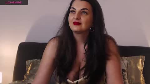 Snapshot of itsyourlady chatting on 01-17-25, 01:13 Melissa Khaan online show from 01-17-25, 01:13