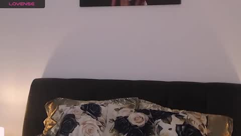 Snapshot of itsyourlady chatting on 01-20-25, 12:28 Melissa Khaan online show from 01-20-25, 12:28