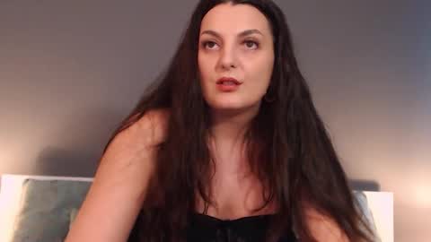 Snapshot of itsyourlady chatting on 10-19-25, 11:00 Melissa Khaan online show from 10-19-25, 11:00