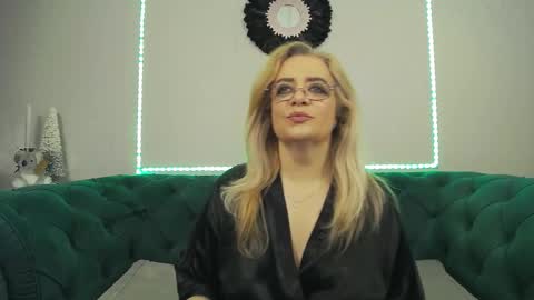 Snapshot of ivanacharm chatting on 12-15-25, 04:50 ivanacharm online show from 12-15-25, 04:50