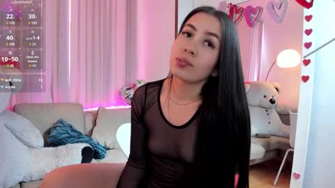 Snapshot of ivanna_west chatting on 02-26-25, 06:32 Ivanna West online show from 02-26-25, 06:32