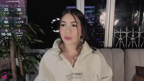 Snapshot of ivanna_west chatting on 10-21-25, 10:27 Ivanna West online show from 10-21-25, 10:27